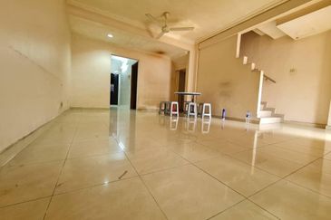 Jalan Bandar Putra Permai 4/2