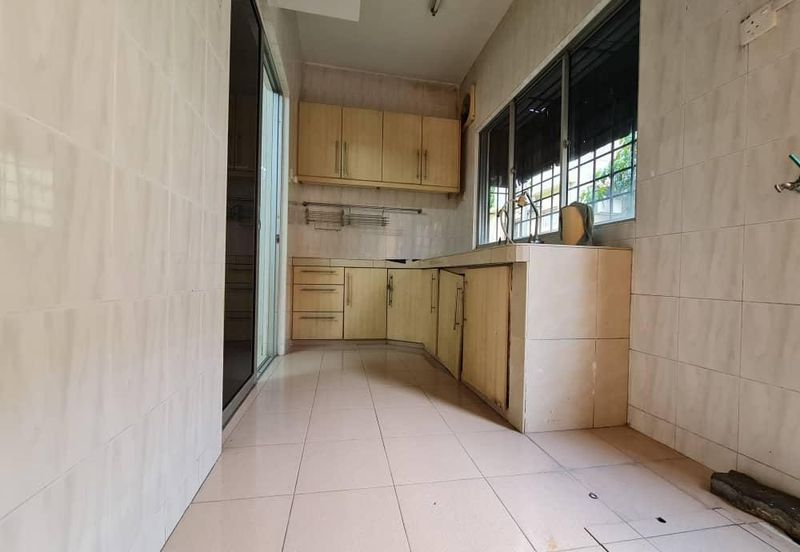 Jalan Bandar Putra Permai 4/2