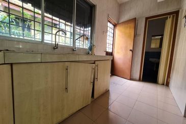 Jalan Bandar Putra Permai 4/2