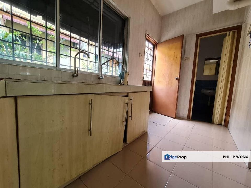 Bandar Putra Permai Double storey for sale next to MRT, Selangor, Serdang