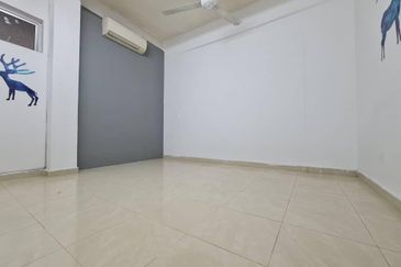 Jalan Bandar Putra Permai 4/2