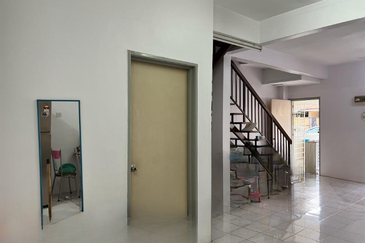 Jalan Bandar Putra Permai 4/2