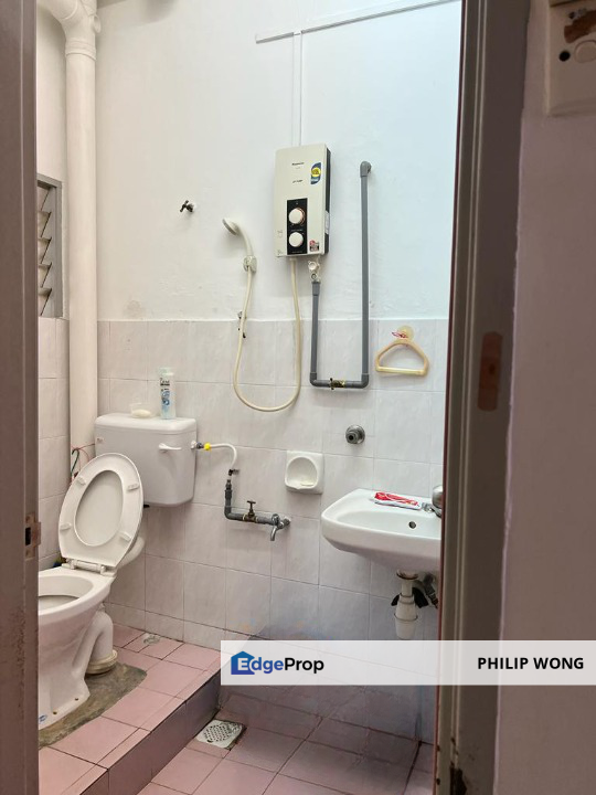 Bandar Putra Permai Doubles storey 18 x 65 for sale next to MRT, Selangor, Serdang