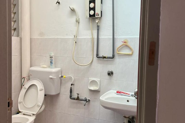 Jalan Bandar Putra Permai 4/2