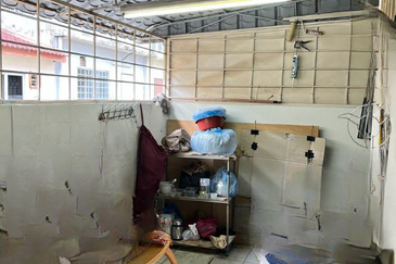 Jalan Bandar Putra Permai 4/2