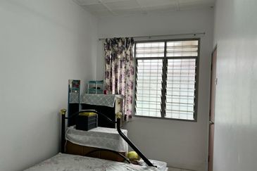 Jalan Bandar Putra Permai 4/2