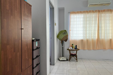 Jalan Bandar Putra Permai 4/2