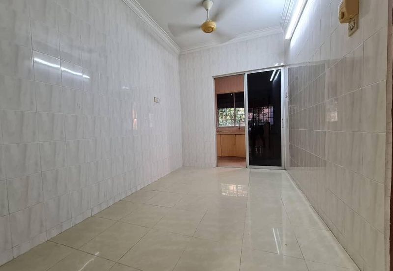 Jalan Bandar Putra Permai 4/2