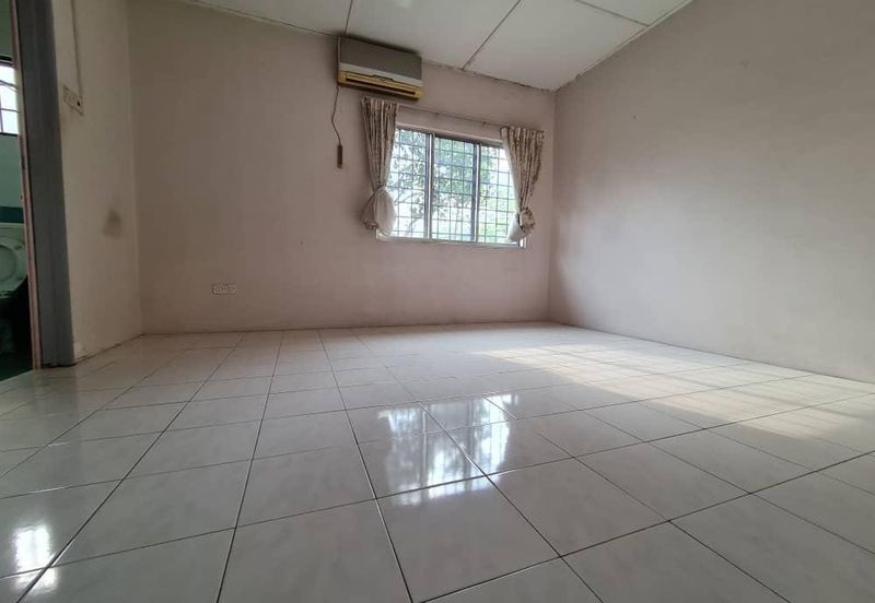 Jalan Bandar Putra Permai 4/2