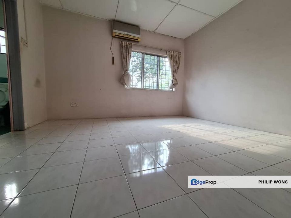 Bandar Putra Permai Double storey for sale next to MRT, Selangor, Serdang