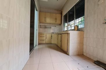 Jalan Bandar Putra Permai 4/2