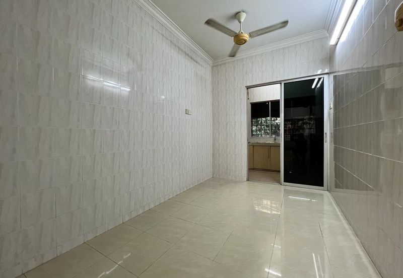 Jalan Bandar Putra Permai 4/2