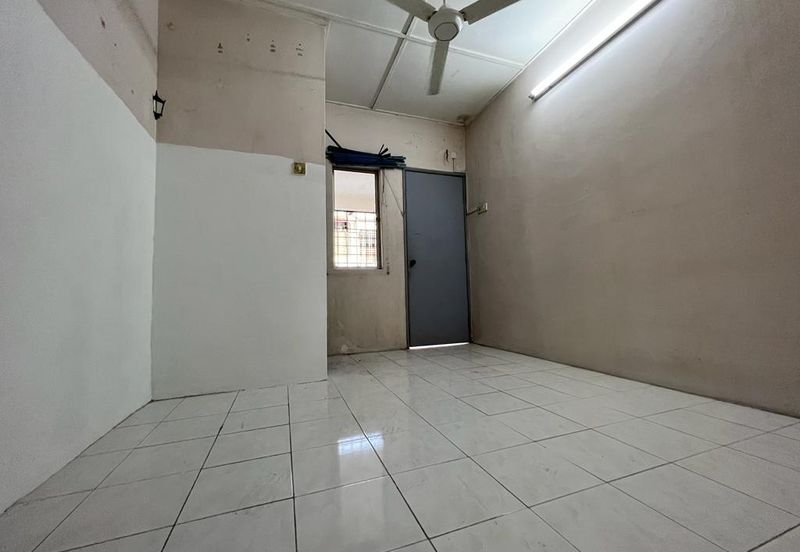 Jalan Bandar Putra Permai 4/2