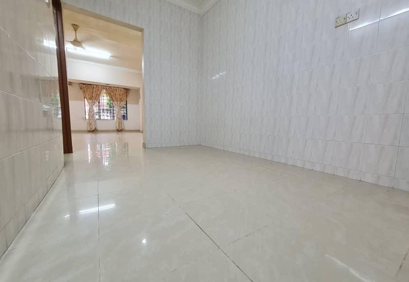 Jalan Bandar Putra Permai 4/2