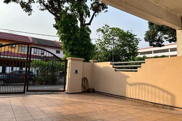 Jalan Bandar Putra Permai 4/2