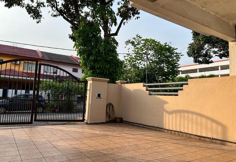 Jalan Bandar Putra Permai 4/2