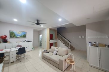 Taman Pinggiran Putra