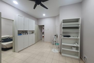 Taman Pinggiran Putra