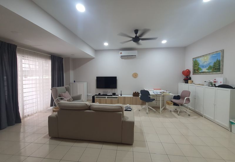 Taman Pinggiran Putra