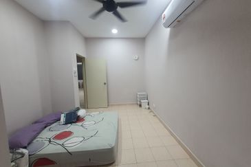 Taman Pinggiran Putra