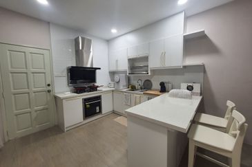 Taman Pinggiran Putra