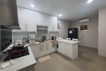 Taman Pinggiran Putra