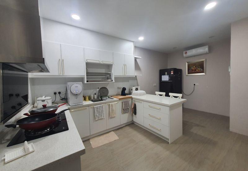 Taman Pinggiran Putra