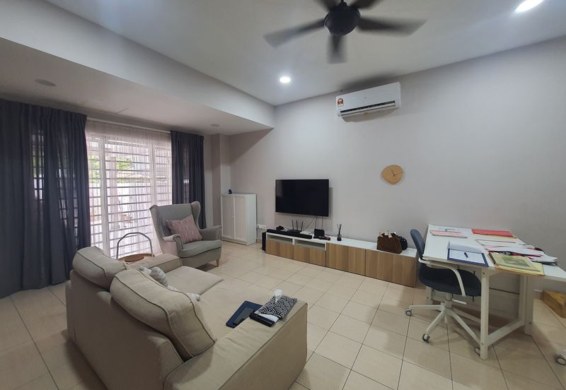 Taman Pinggiran Putra