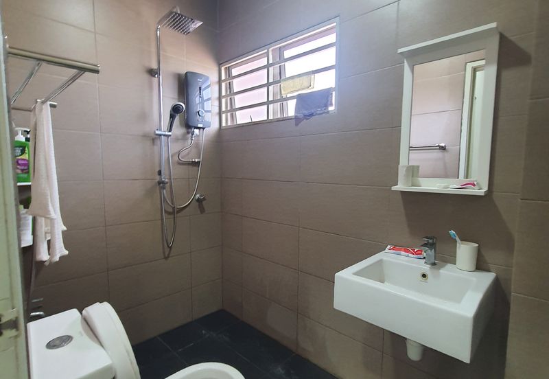 Taman Pinggiran Putra