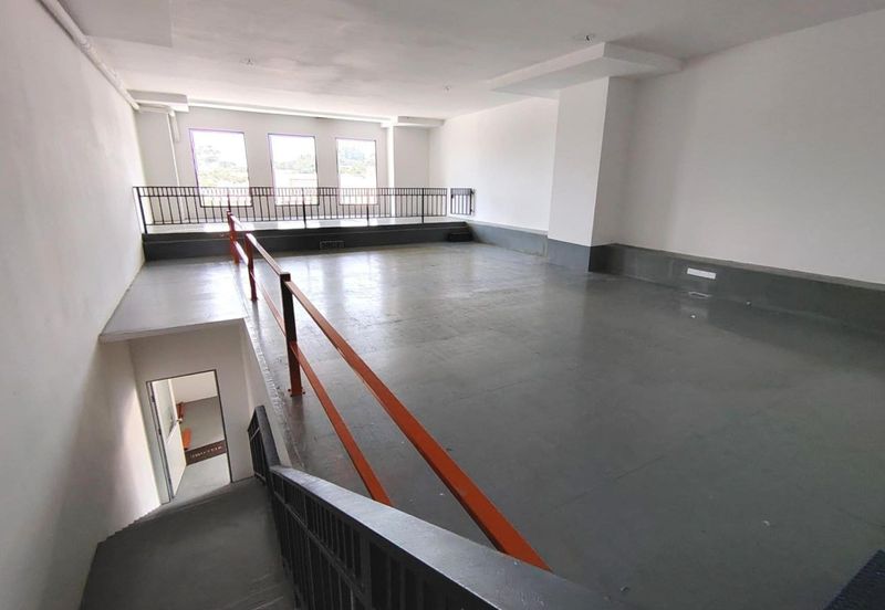 Equine Residence Shoplot