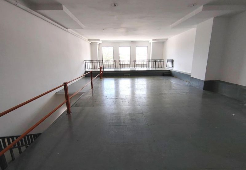 Equine Residence Shoplot