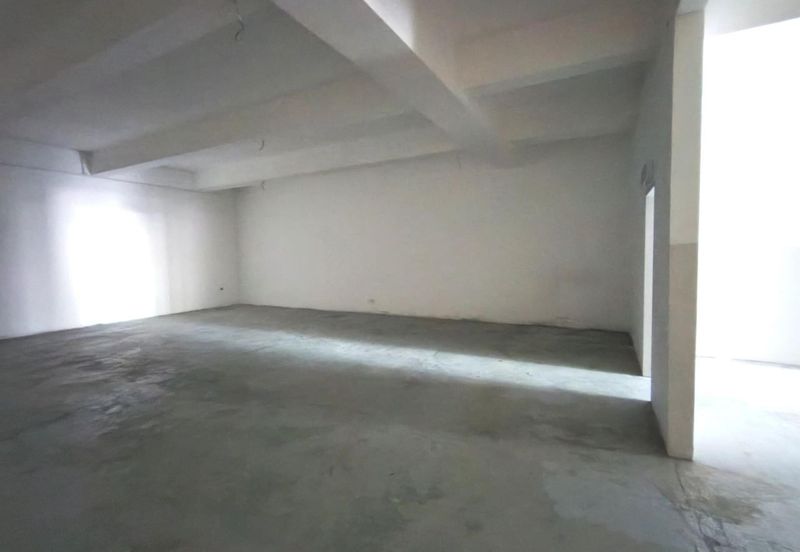 Equine Residence Shoplot