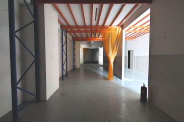 Equine Residence Shoplot