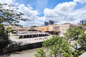 Equine Residence Shoplot