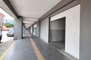 Equine Residence Shoplot