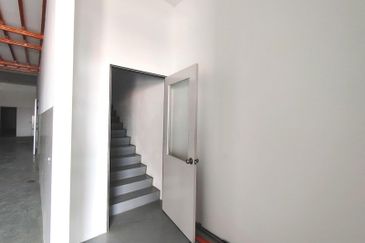 Equine Residence Shoplot