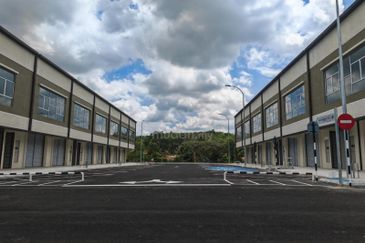 Pusat Komersial Lobak