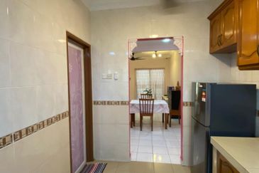 Taman Pinggiran Putra