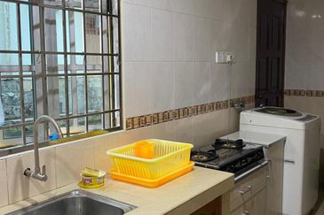 Taman Pinggiran Putra