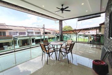 TAMAN DAHLIA INDAH (MANTIN)