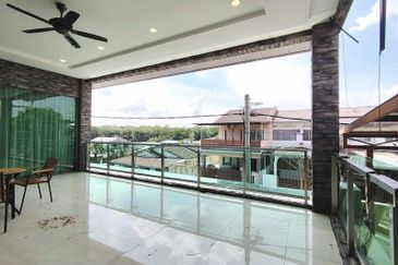 TAMAN DAHLIA INDAH (MANTIN)