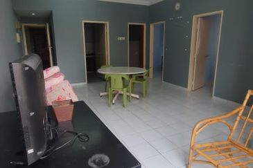 The i Residence Condominum