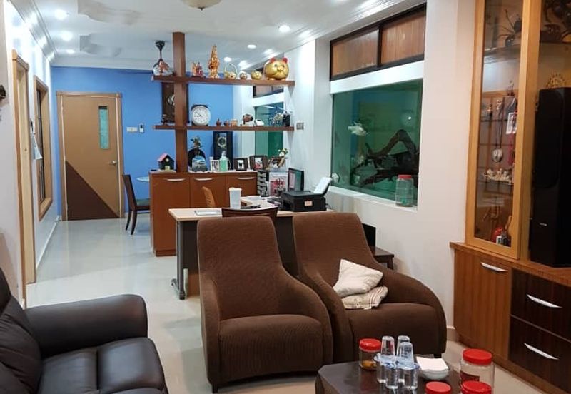 Taman Pinggiran Putra