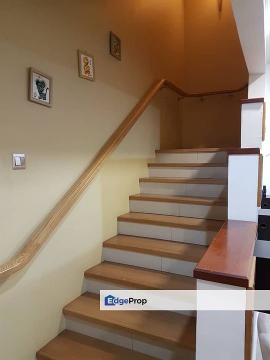 Taman Pinggiran Putra, Seri Kembangan,  Semi-d house with extra land for sale, Selangor, Seri Kembangan