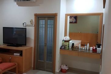 Taman Pinggiran Putra