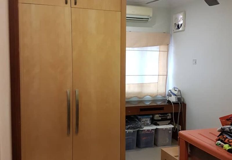 Taman Pinggiran Putra