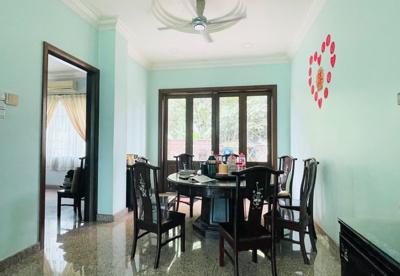 Jalan Equine, Taman Equine