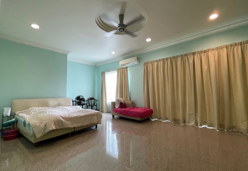 Jalan Equine, Taman Equine