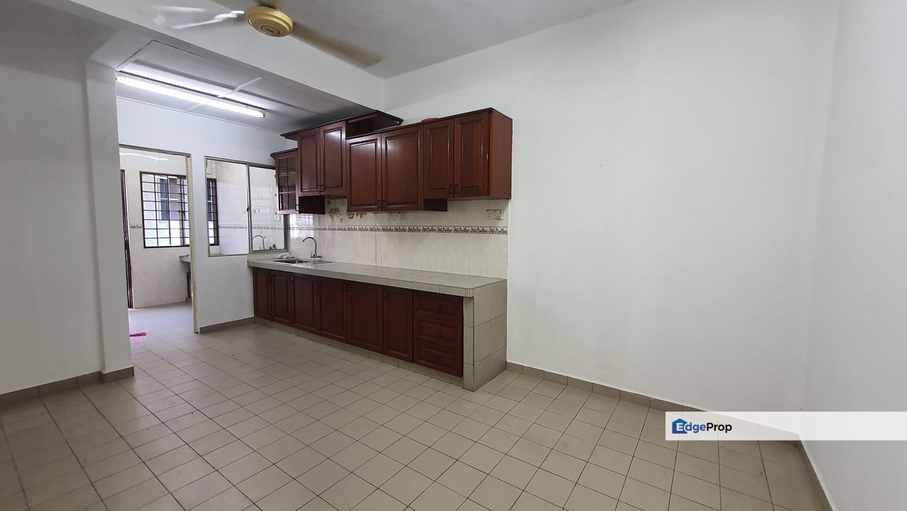 Taman Serdang Raya, Seri Kembangan, Landed 2 Storey Intermediate house for sale, Selangor, Seri Kembangan