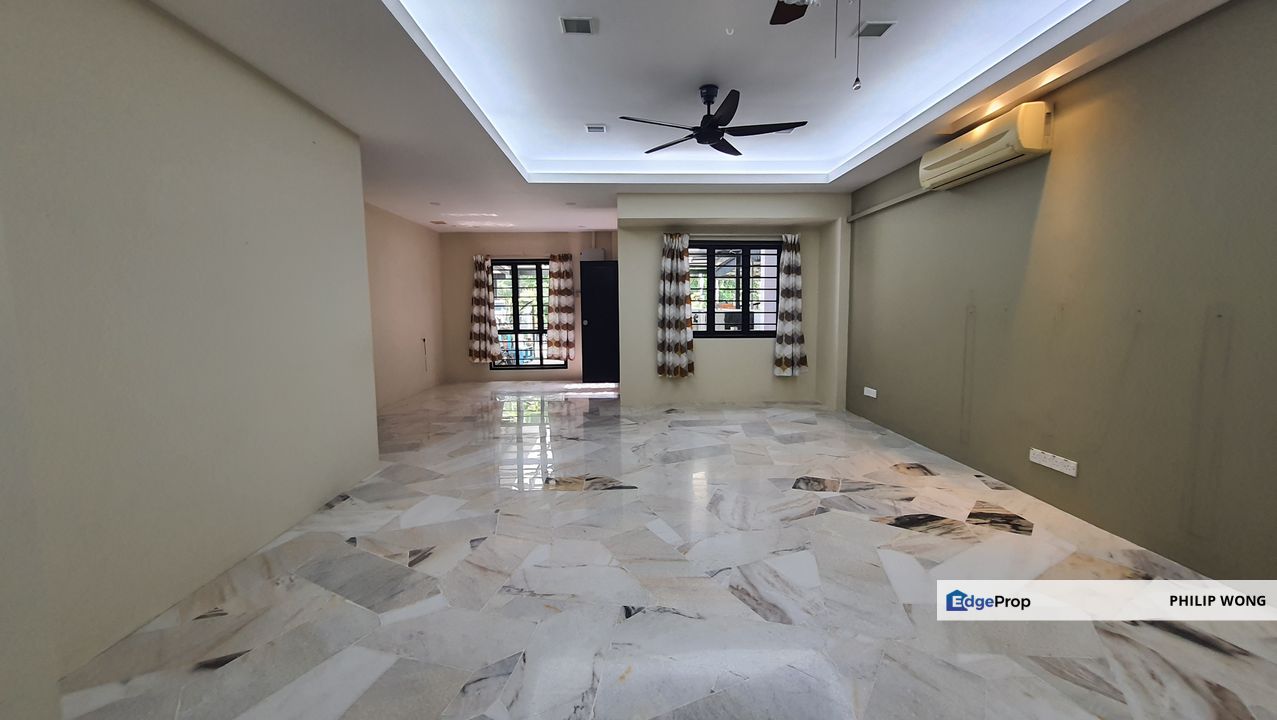 Taman Lestari Permai, Puchong South 70 x 20 Terrace house for Rent @ with extra land, Selangor, Puchong South